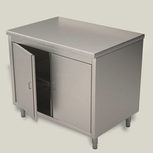 armoire avec étagère