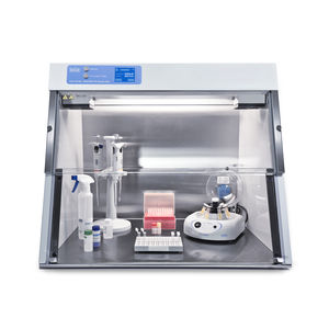 station de travail de laboratoire pour préparation d'ADN et d'ARN