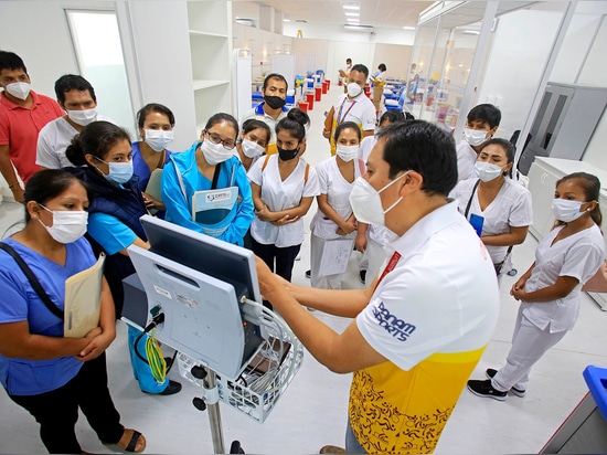 Briefing du personnel de l'hôpital