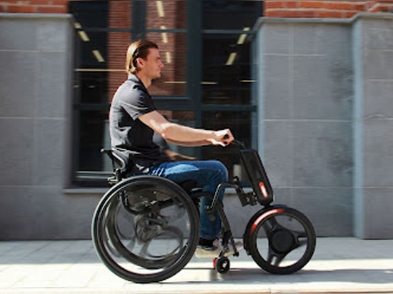 SupremeMotors Transformez un fauteuil roulant en un véhicule électrique appelé UNAwheel maxi