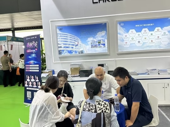 LargeV brille au Shanghai China Dental Show (CDS)