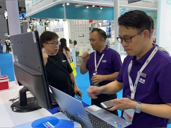 LargeV brille au Shanghai China Dental Show (CDS)