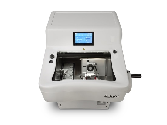 Bright lance de nouveaux microtomes à cryostat